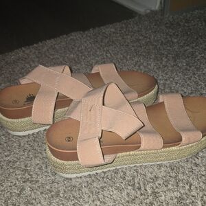 Women's Tan Sandals